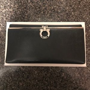 Salvatore Ferragamo Gancini Continental wallet
